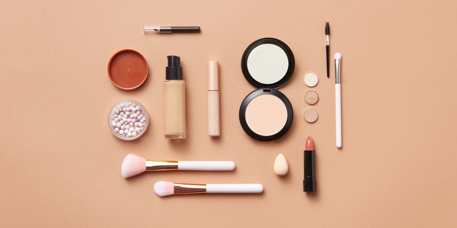 Best Makeup Gifts For Mom That Will Adore Her