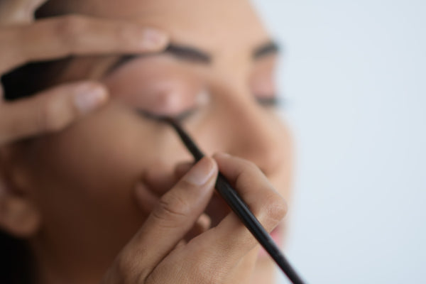 Going Green with Eco-Friendly Eyeliner Natural Options