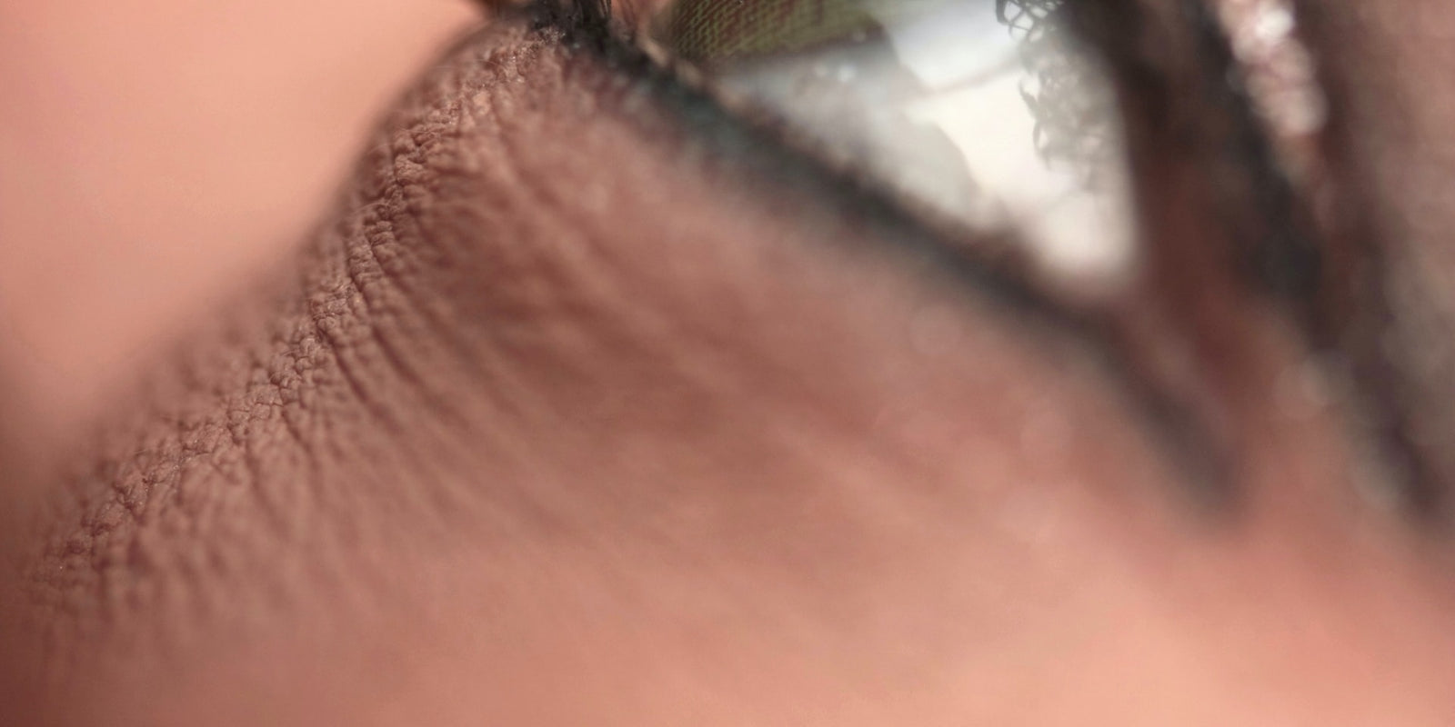 All About Eyes: Choosing the Perfect Eyebrow Mascara