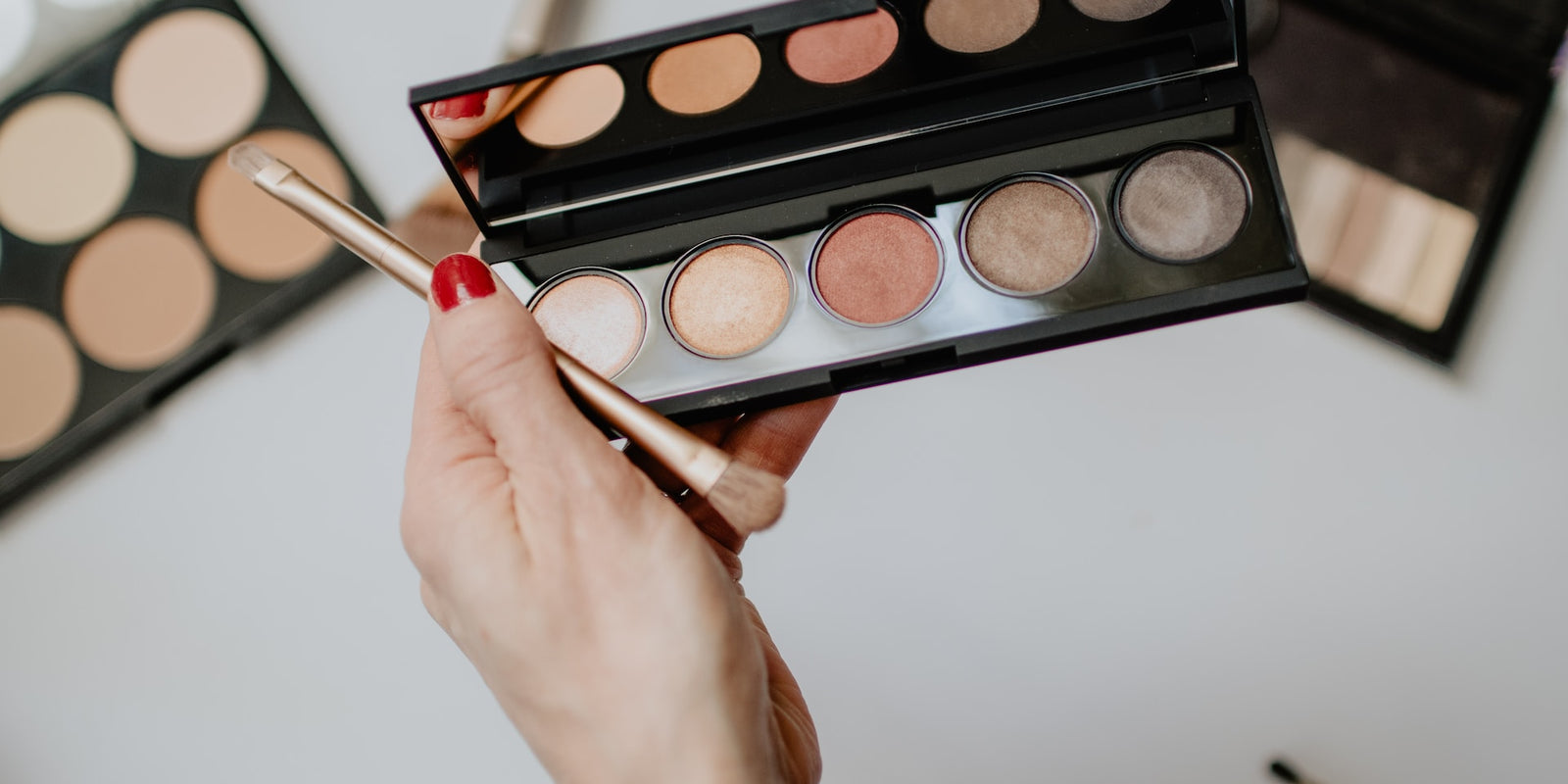 The Best Natural Highlighters for Radiant Skin